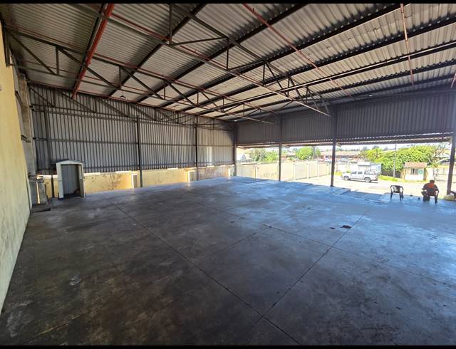 7,300M² WAREHOUSE TO LET IN MEREBANK EAST